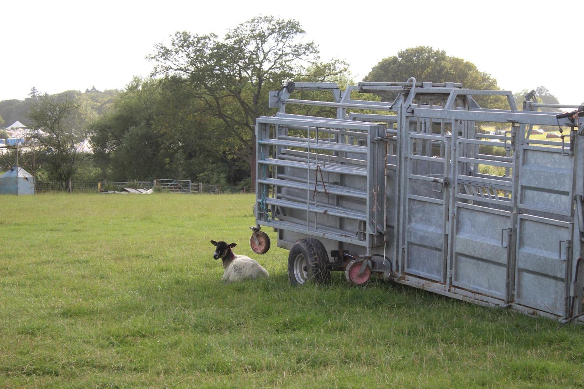 Parkfields Barns Self Catering Accommodation バッキンガム エクステリア 写真