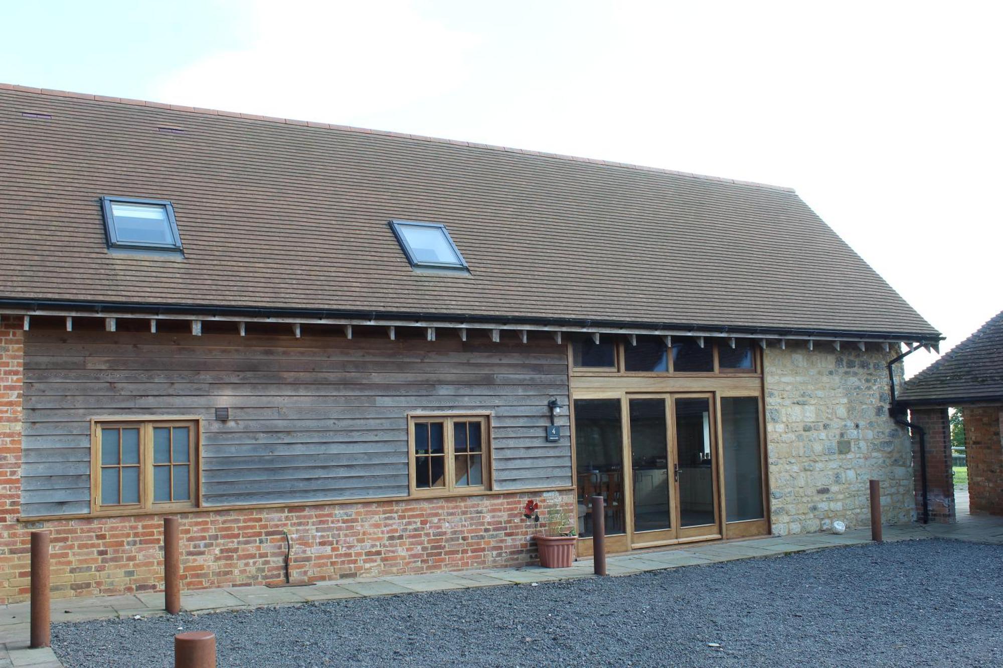 Parkfields Barns Self Catering Accommodation バッキンガム エクステリア 写真